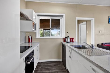 Photo of property in 29 Brookes Terrace, Waitara, 4320