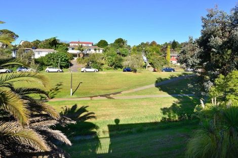 Photo of property in 2/10 Scarlock Avenue, Browns Bay, Auckland, 0630