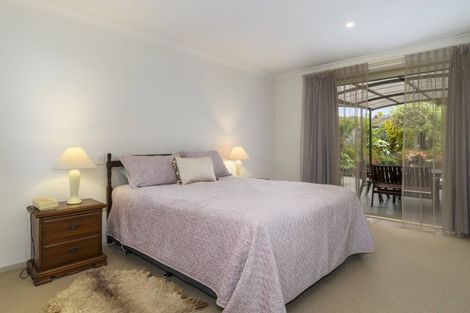 Photo of property in 17 Olive Close, Omokoroa, 3114