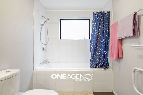 Photo of property in 27a Shackle Lane, Whitby, Porirua, 5024