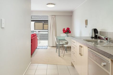 Photo of property in Atlas Apartments, 2/49 Maunganui Road, Mount Maunganui, 3116