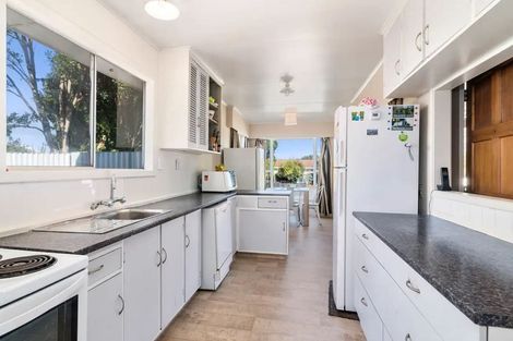 Photo of property in 15 Roger Street, Pukehangi, Rotorua, 3015