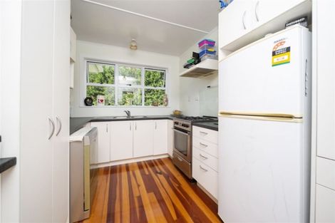 Photo of property in 9 Fyson Place, Hawera, 4610