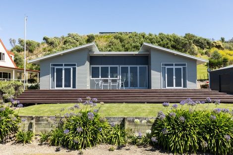 Photo of property in 68 Pourerere Road, Pourerere, Omakere, 4271