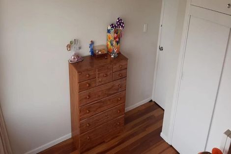 Photo of property in 16 Carole Crescent, Pakuranga, Auckland, 2010