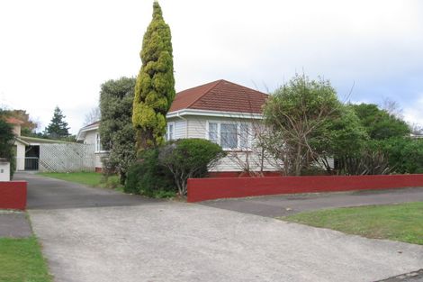 Photo of property in 2 Freyberg Street, Roslyn, Palmerston North, 4414