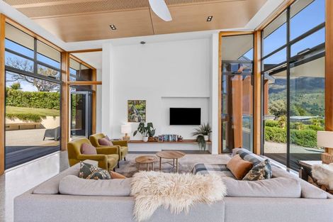 Photo of property in 35 Skinner Crescent, Lake Hawea, 9382