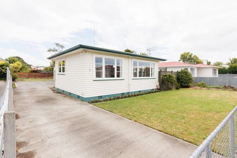 Photo of property in 10 Chester Crescent, West End, Palmerston North, 4410