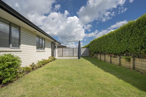Photo of property in Waterview Estate, 91/4 Greystone Place, Omokoroa, 3114