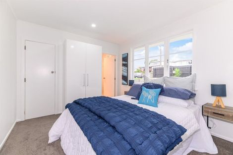Photo of property in 30 Glen Marine Parade, Glendene, Auckland, 0602