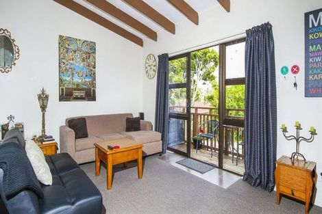 Photo of property in 142 Moire Road, West Harbour, Auckland, 0618