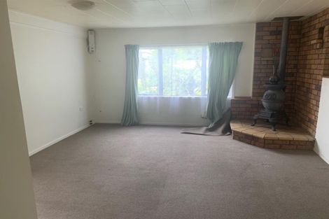 Photo of property in 727 Swanson Road, Swanson, Auckland, 0612