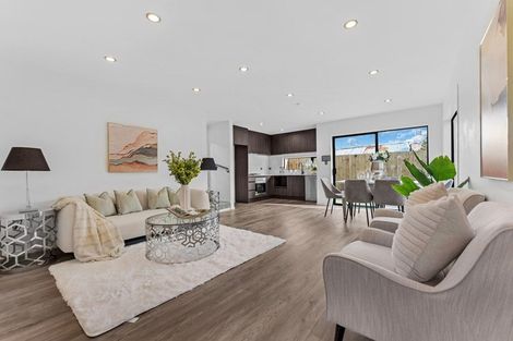 Photo of property in 2b Raglan Street, Mangere East, Auckland, 2024