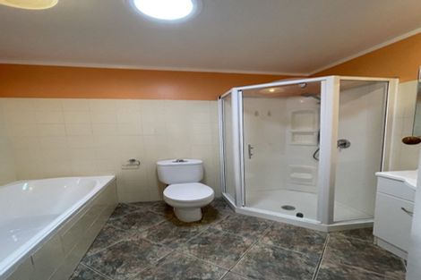 Photo of property in 37 Takapu Street, Henderson, Auckland, 0612