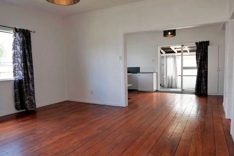 Photo of property in 129 Arawhata Road, Paraparaumu, 5032