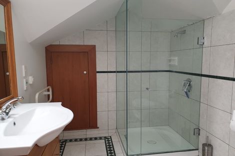 Photo of property in 33 Seaview Terrace, Northland, Wellington, 6012