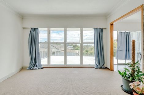 Photo of property in 8 Condliffe Place, New Windsor, Auckland, 0600