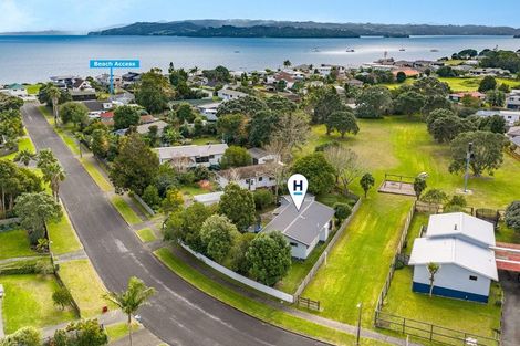 Photo of property in 14 Shearwater Street, One Tree Point, 0118