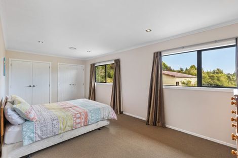 Photo of property in 11a Montrose Place, Highlands Park, New Plymouth, 4312
