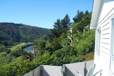Photo of property in 25a Manor Drive, Stokes Valley, Lower Hutt, 5019