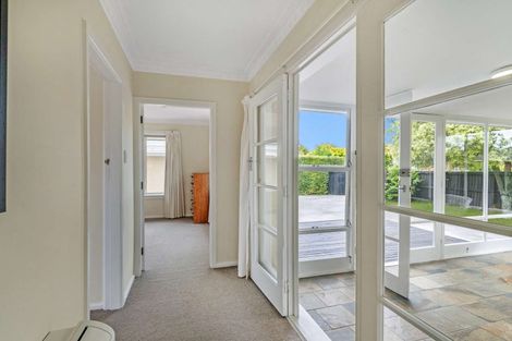 Photo of property in 1 Sevenoaks Drive, Bryndwr, Christchurch, 8053