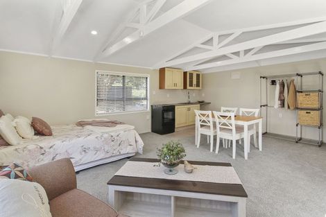 Photo of property in 19a Leaming Place, Clarks Beach, 2122