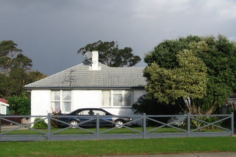 Photo of property in 9 Middlemore Crescent, Papatoetoe, Auckland, 2025