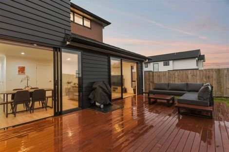 Photo of property in 9 Tawatawa Street, Long Bay, Auckland, 0630