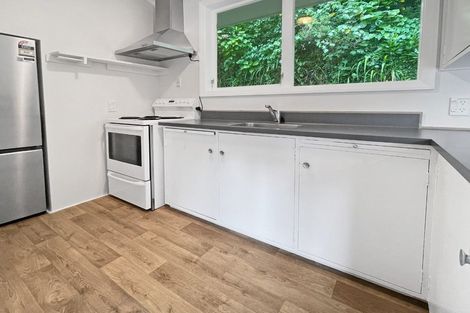 Photo of property in 32 Ngaio Road, Kelburn, Wellington, 6012