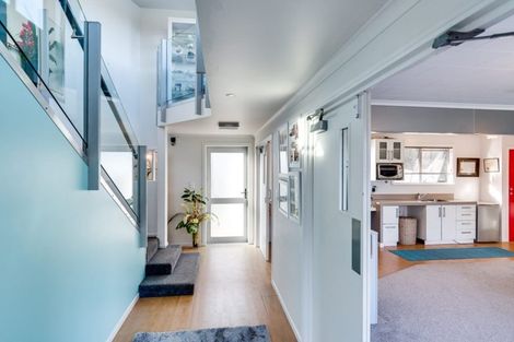 Photo of property in 5 Old Ferry Road, Clive, 4102