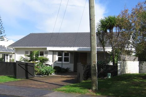 Photo of property in 2/41 Clovelly Road, Bucklands Beach, Auckland, 2012