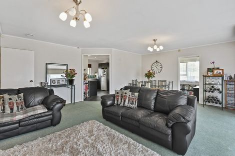 Photo of property in 16 Brynbela Court, Papakura, 2110