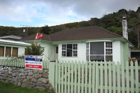 Photo of property in 187 Wellington Road, Wainuiomata, Lower Hutt, 5014