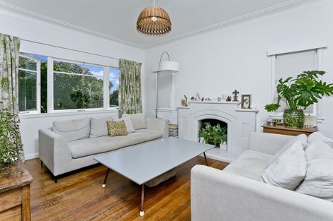 Photo of property in 12 Wairoa Road, Narrow Neck, Auckland, 0624