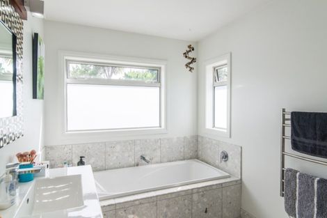 Photo of property in 9 Kotuku Drive, Paraparaumu Beach, Paraparaumu, 5032