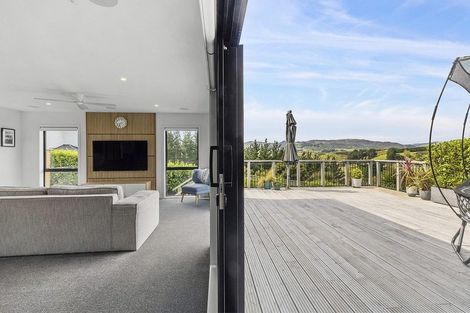 Photo of property in 168 Endeavour Drive, Whitby, Porirua, 5024