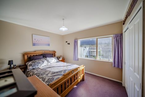 Photo of property in 10 Amanda Place, Mayfair, Hastings, 4122