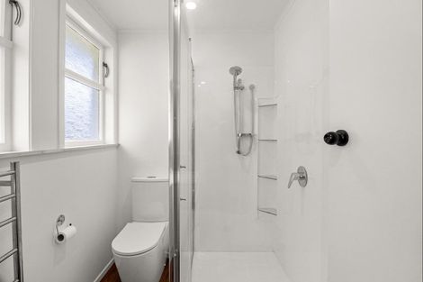 Photo of property in 65b Endeavour Street, Marfell, New Plymouth, 4310