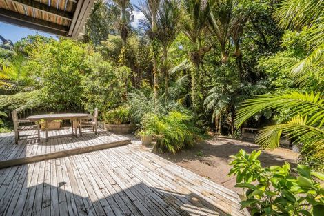 Photo of property in 53 Wood Bay Road, Titirangi, Auckland, 0604