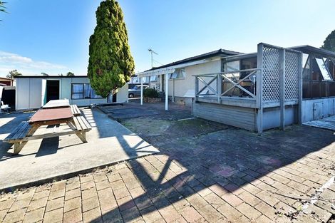 Photo of property in 2 Benton Place, Manurewa, Auckland, 2102