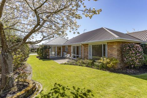 Photo of property in 4 Wardour Mews, Avonhead, Christchurch, 8042