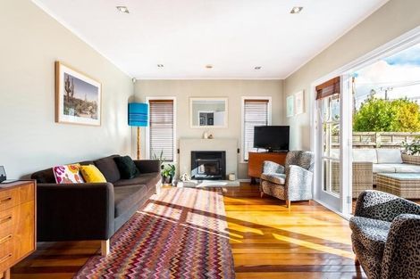 Photo of property in 1/68 Routley Drive, Glen Eden, Auckland, 0602