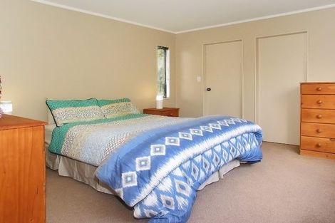 Photo of property in 51 Sunrise Boulevard, Tawa, Wellington, 5028