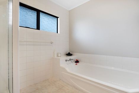 Photo of property in 10 Heron Crescent, Katikati, 3129