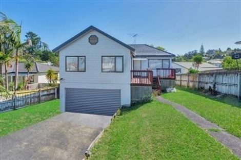 Photo of property in 11 Loughanure Place, Massey, Auckland, 0614