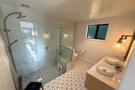 Photo of property in 10 Mcfarlane Terrace, Wanaka, 9305