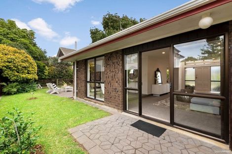 Photo of property in 8 Citation Way, Botany Downs, Auckland, 2010