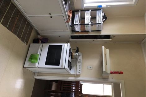 Photo of property in 52 Hutchinson Avenue, New Lynn, Auckland, 0600