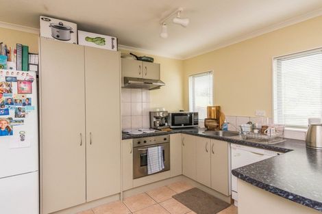 Photo of property in 4301 Great North Road, Glendene, Auckland, 0602