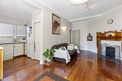 Photo of property in 92 Austin Street, Mount Victoria, Wellington, 6011